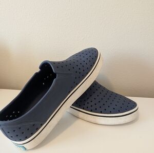 Men's Size 9 Native Water Shoes Summer Navy Blue Slip On Rubber Comfort